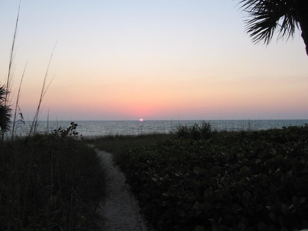 A Beach Retreat On Casey Key Apartahotel